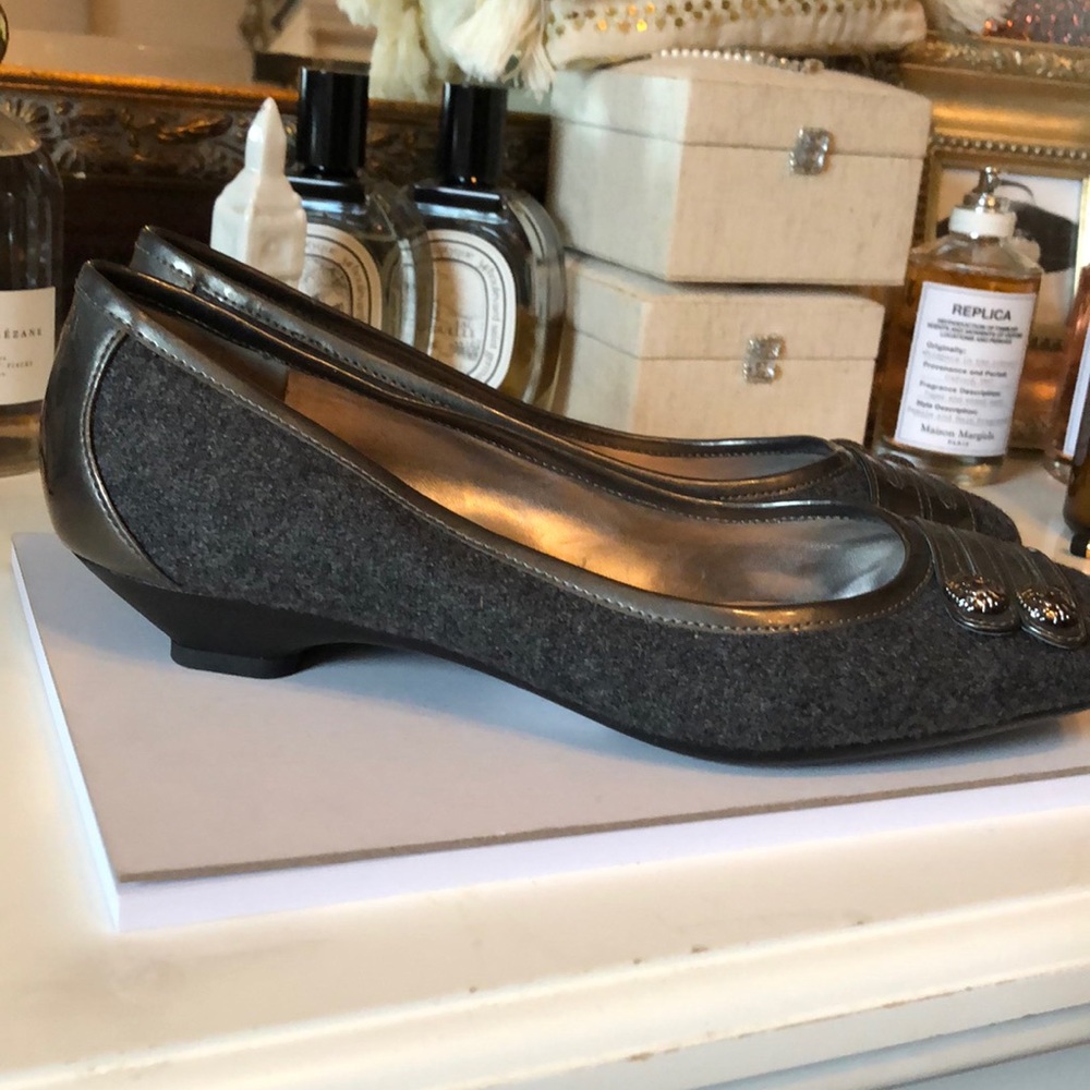 Anne Klein flats!! - Picture 3 of 3